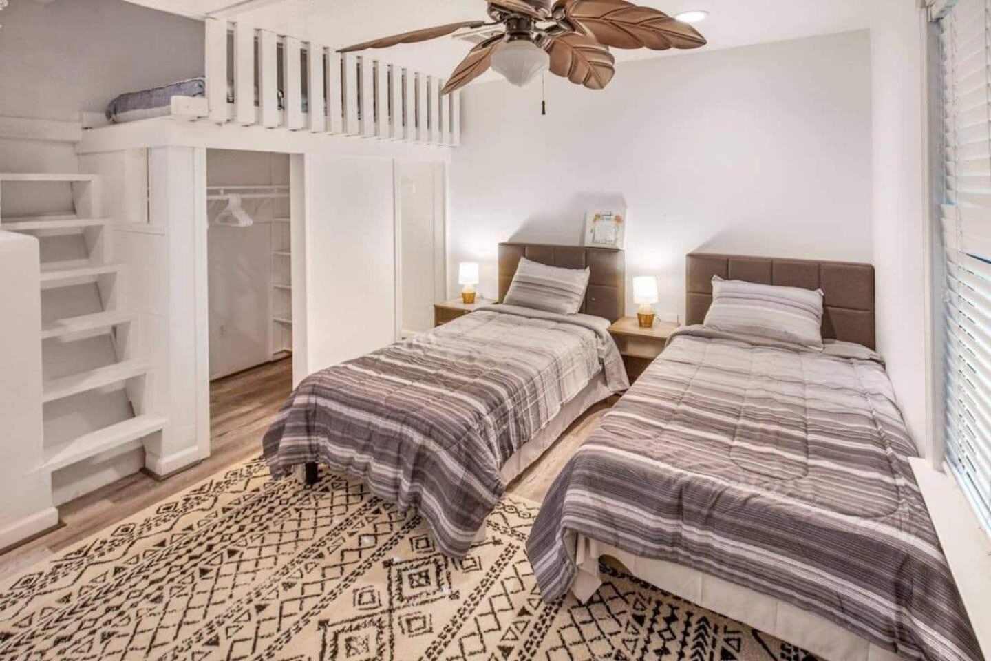 Villa Sunmeadow Manor Retreat Friendswood Exterior foto